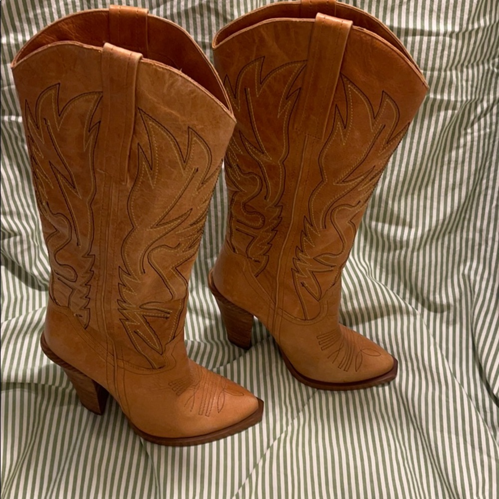 BEAUTIFUL 🤩 Jessica Simpson Lthr Cowboy boots 😍